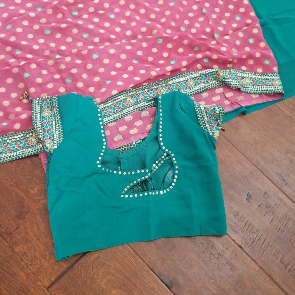 Saree with blouse!! - Picture 5 of 8
